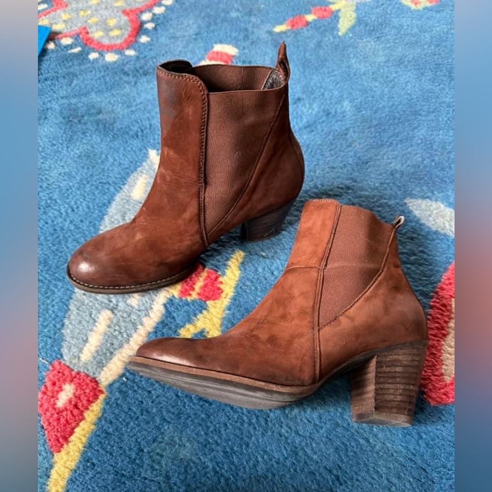 New size 5.5 Paul Green boots